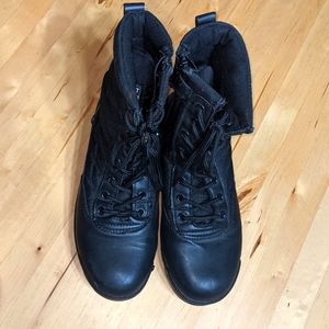 Size 41 Black Combat Boots w side zip up